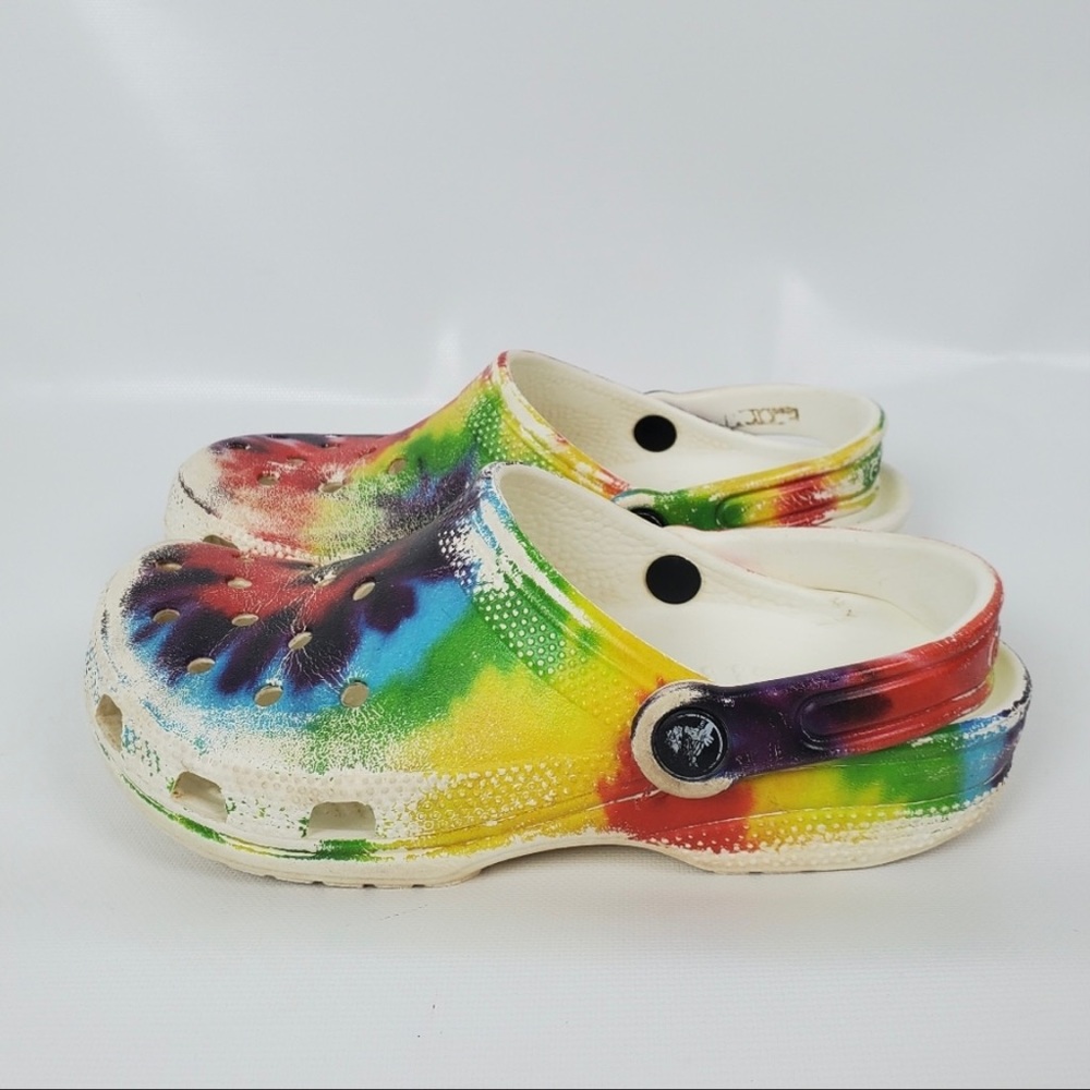 CROCS Rainbow Tie Dye Lightweight Sandals